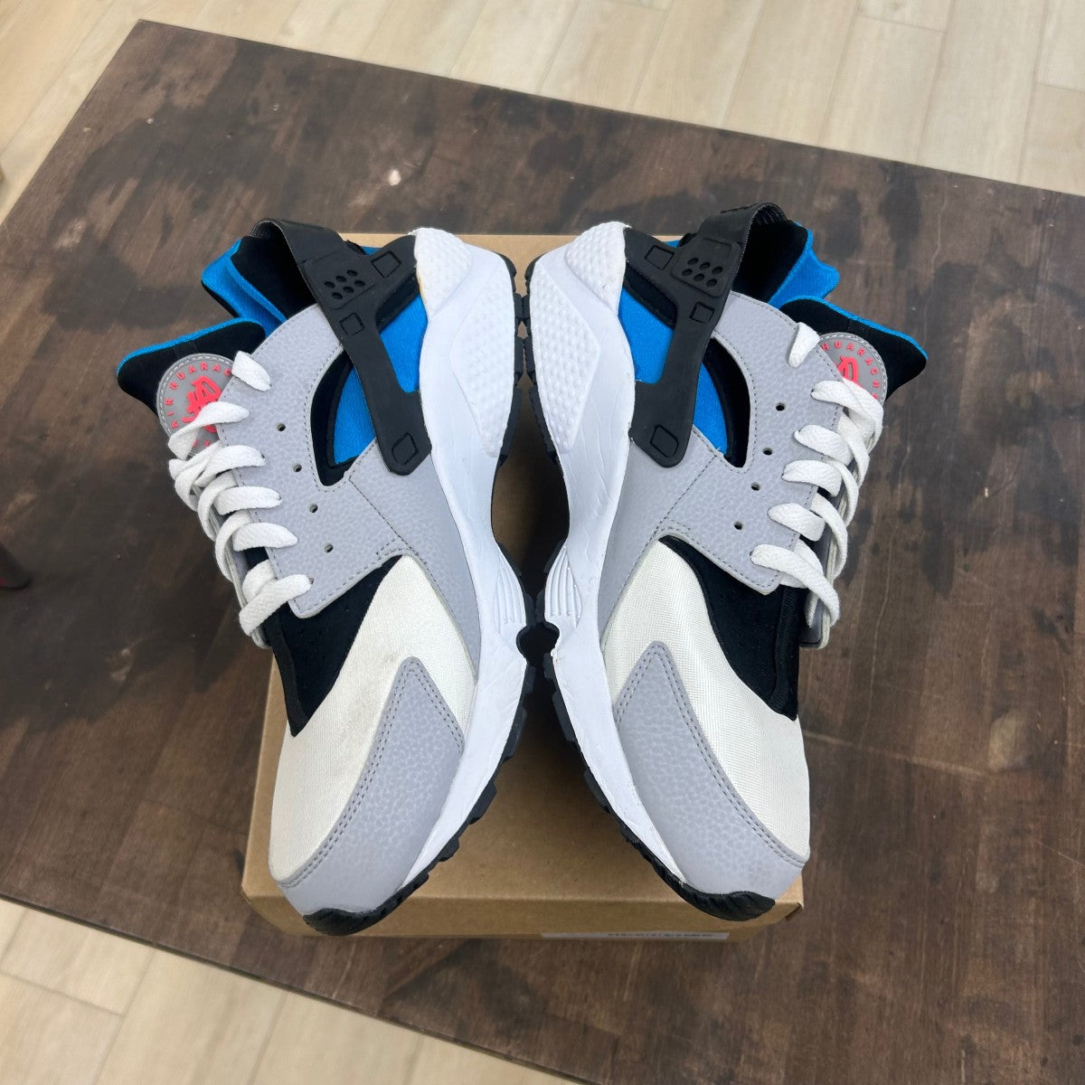 Nike Air Huarache White Blue Hero Size 13 (Pre-Owned) - Image 3