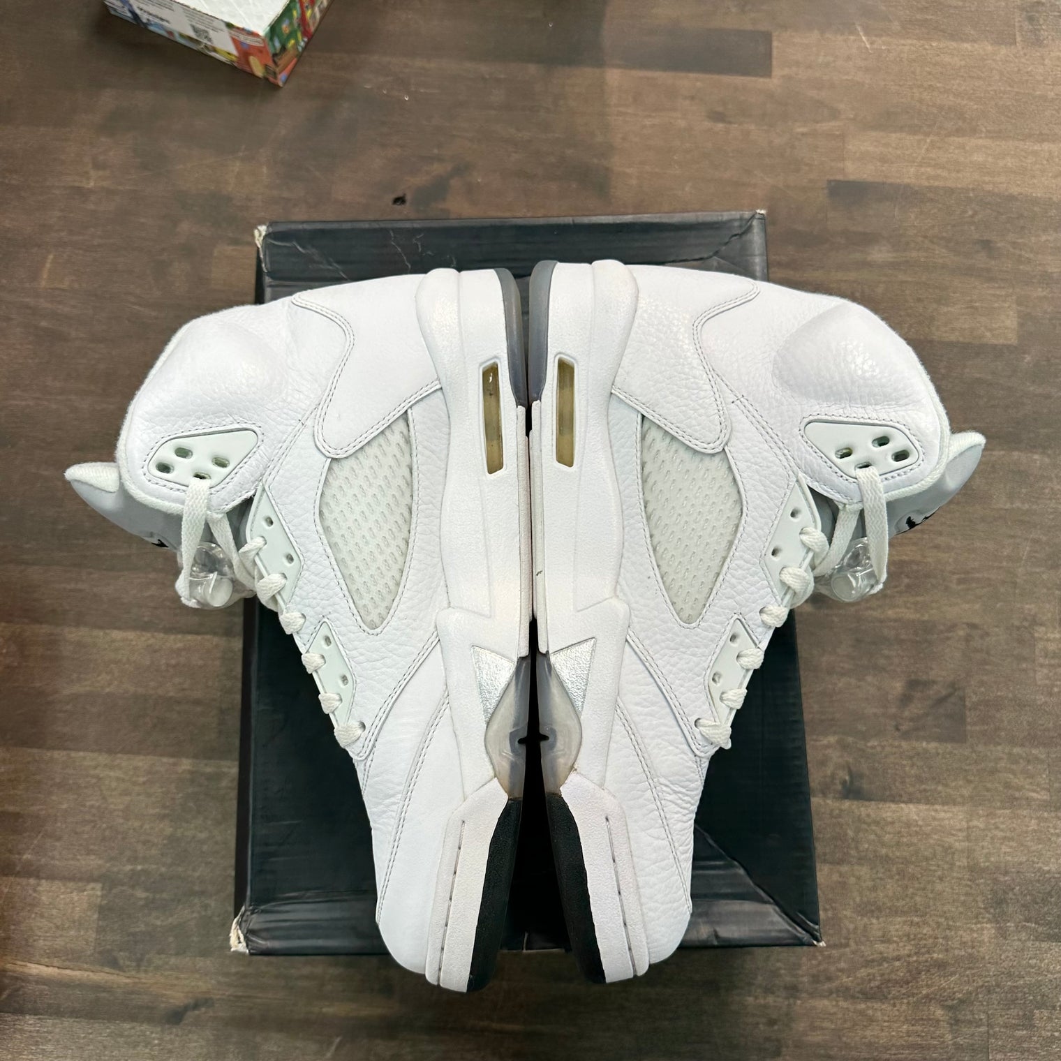 Metallic White Jordan 5 Retro (2015) (USED)