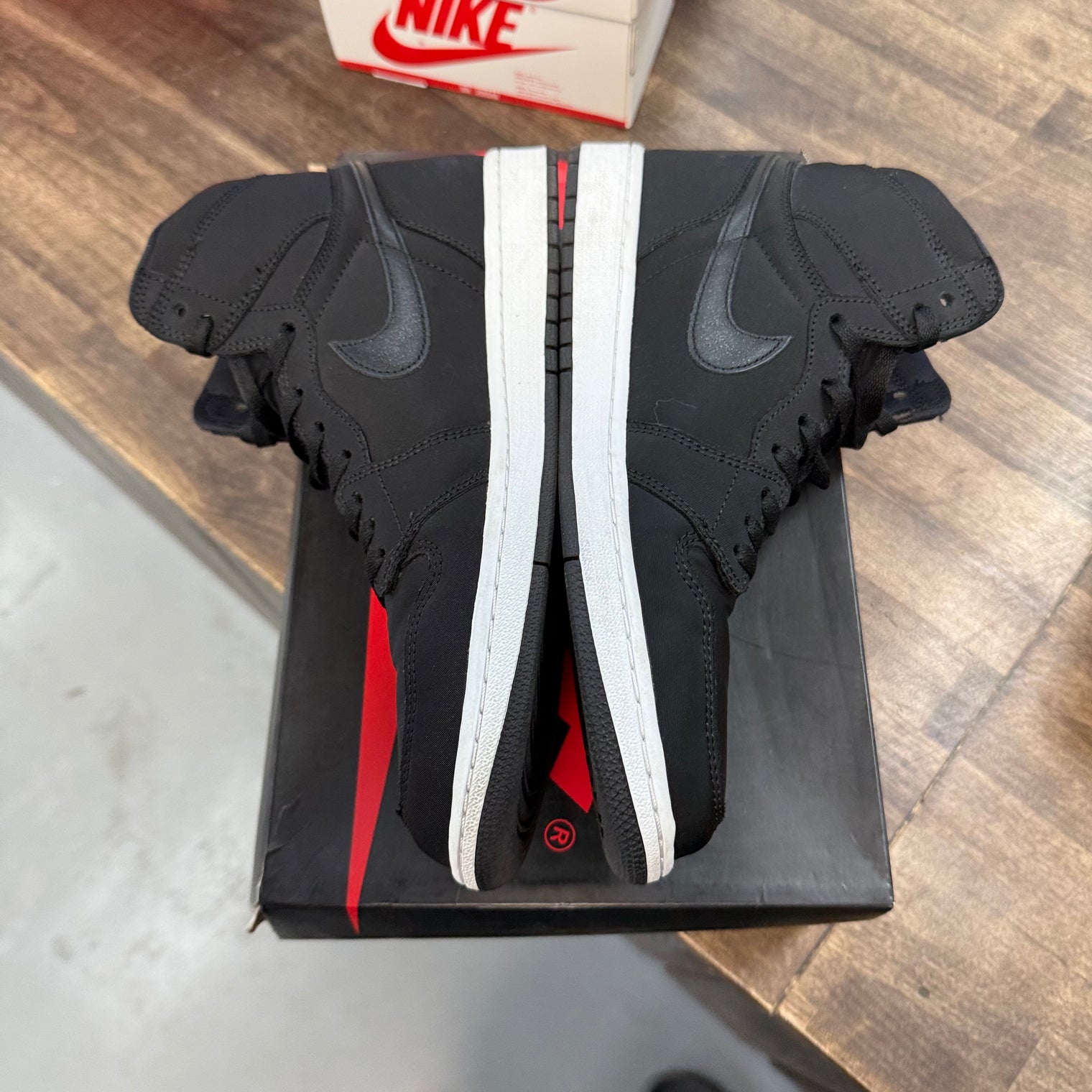 Paris Saint Germain Jordan 1 Retro High (USED)