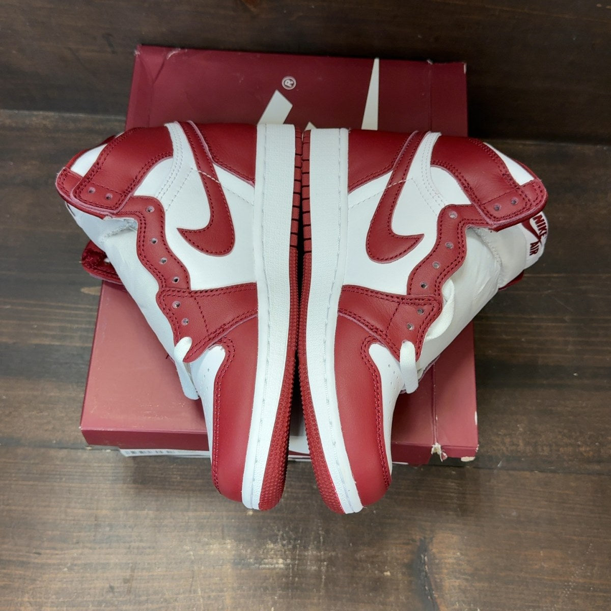Jordan 1 Retro High OG Artisanal Team Red (GS) Size 3.5Y - Image 4