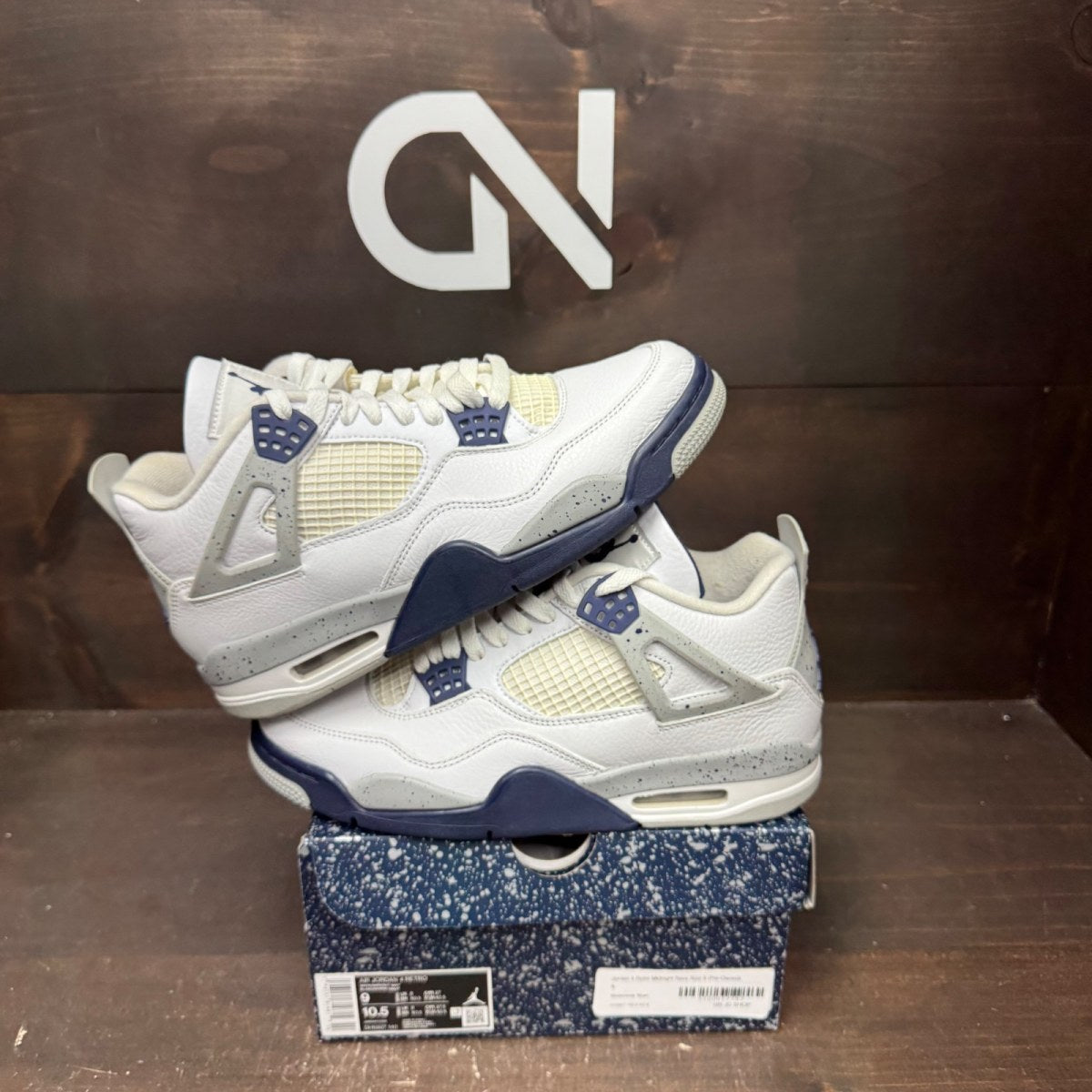 Jordan 4 Retro Midnight Navy Size 9 (Pre-Owned) - front