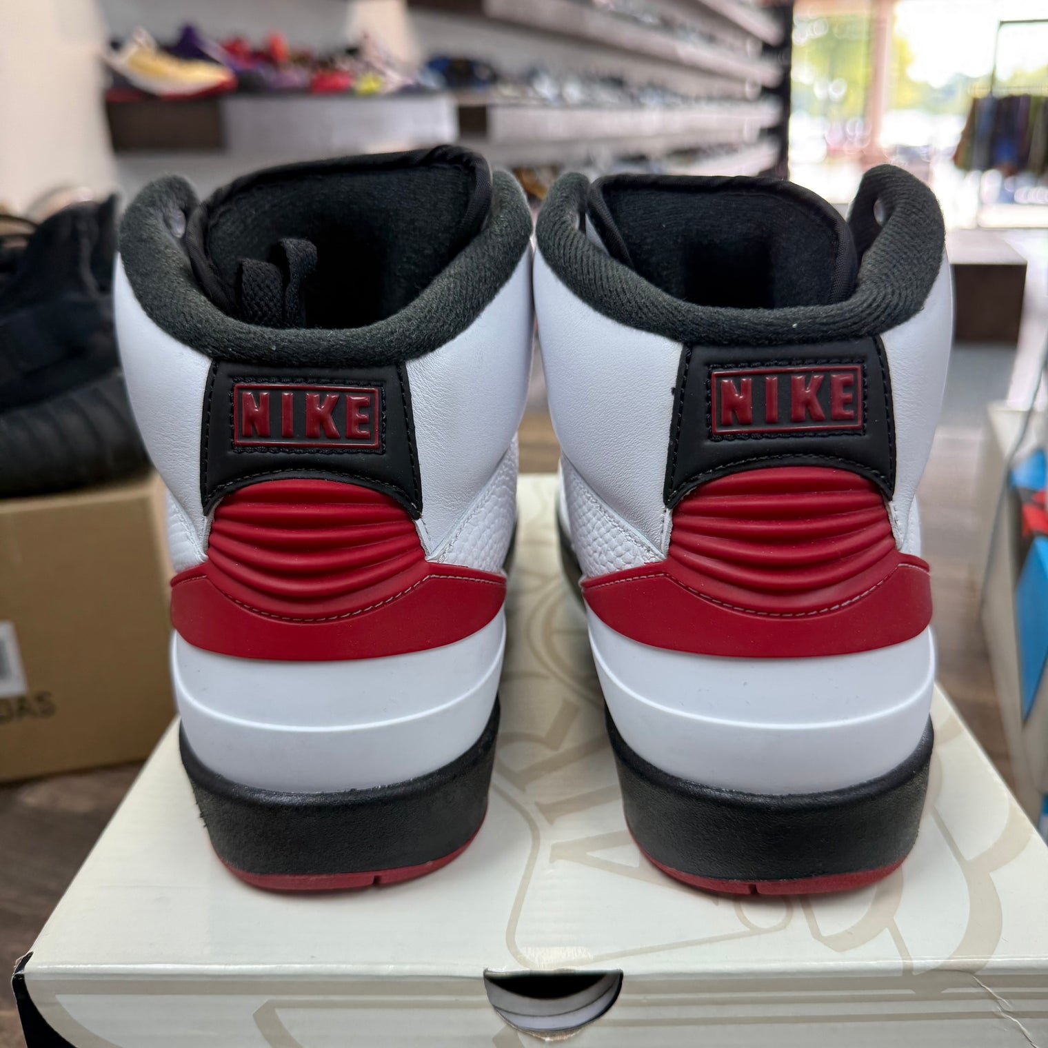 Chicago Jordan 2 Retro OG (2022) (USED)