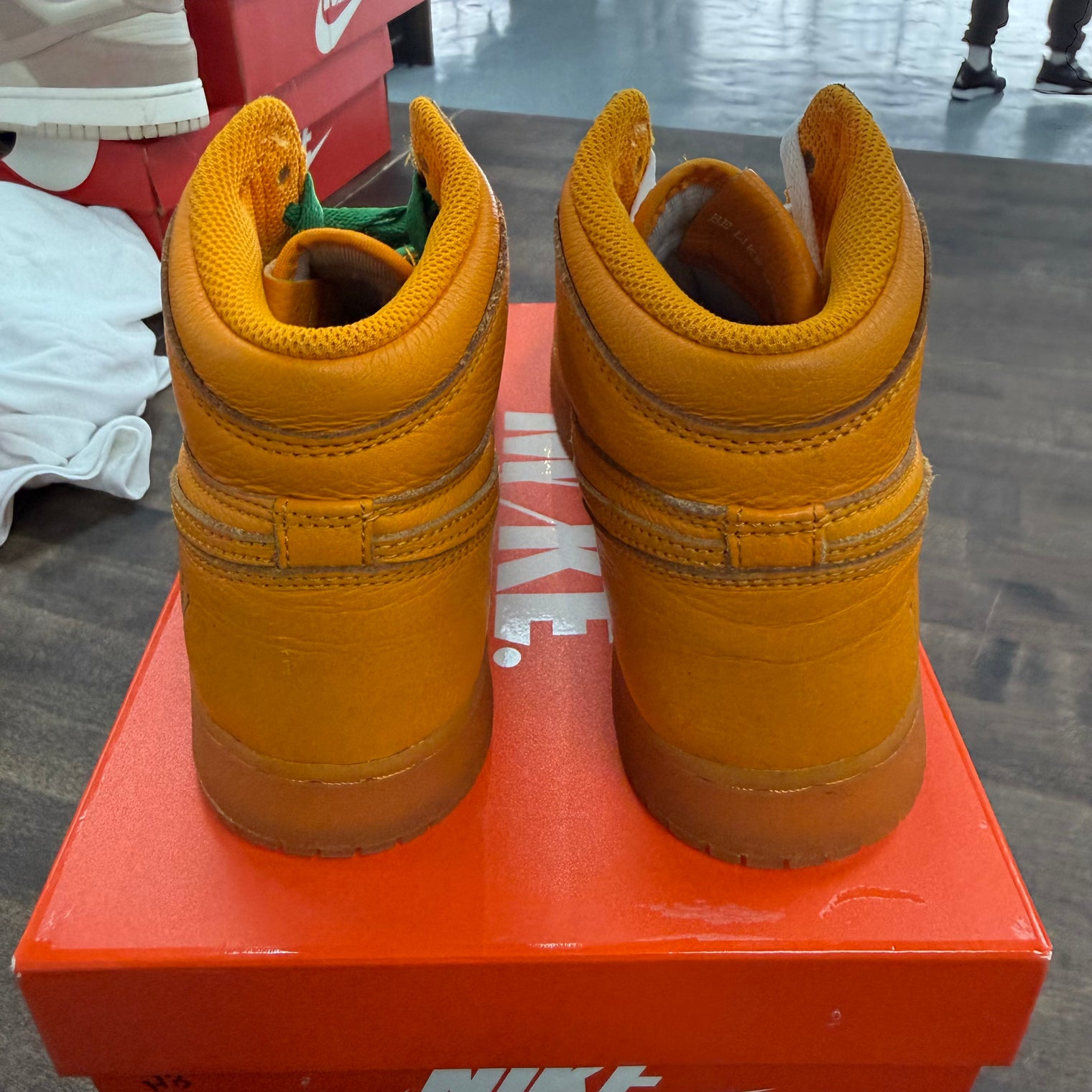 Gatorade Orange Peel Jordan 1 Retro High (GS) (USED)