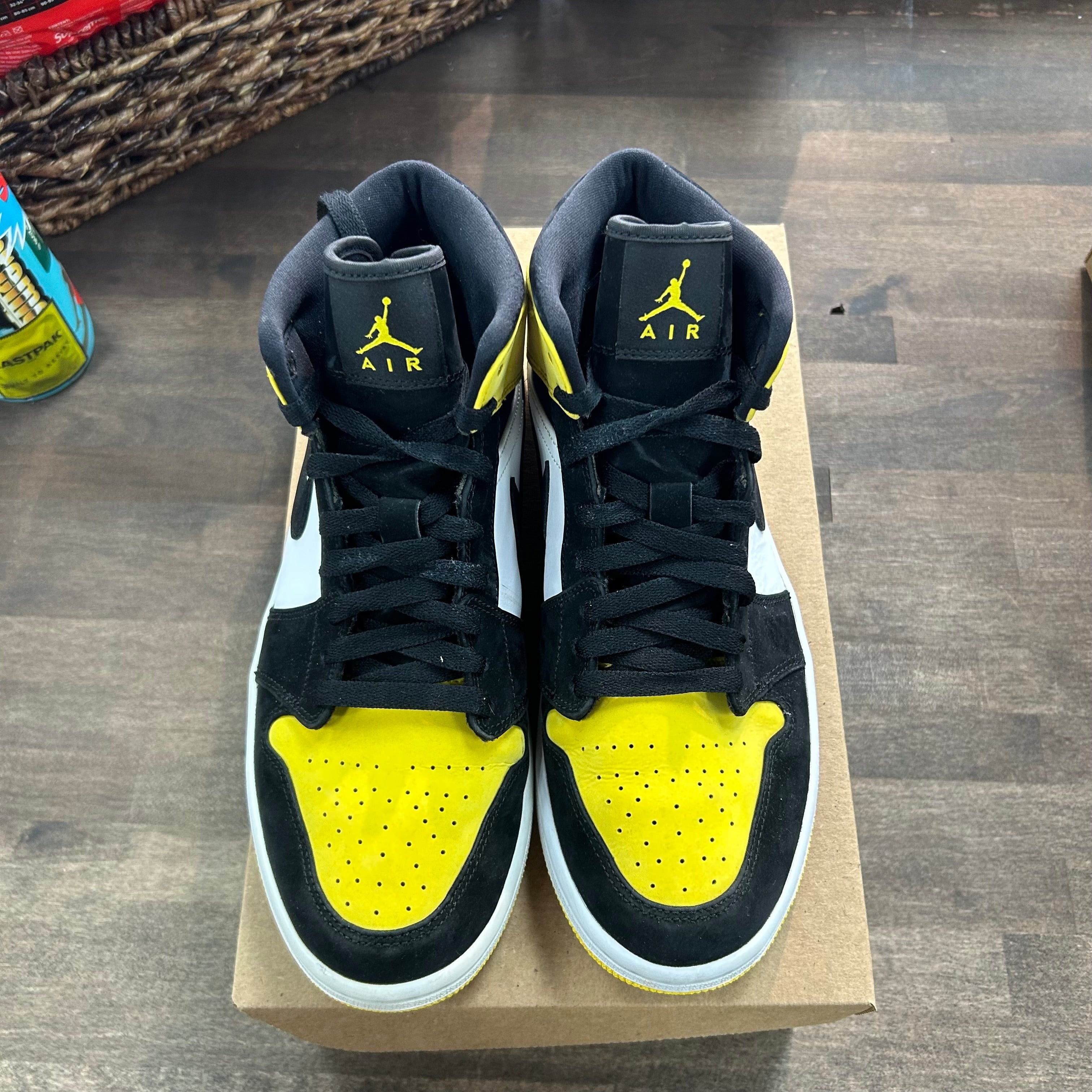 Jordan 1 Mid Yellow Toe Black (US 9.5) (USED, No Box) Size 9.5 (Pre-Owned) - Image 2