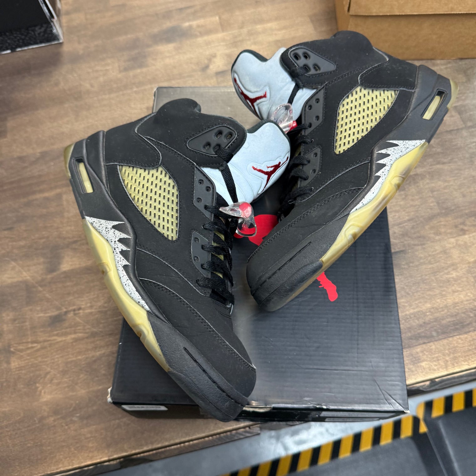 Black Metallic Jordan 5 Retro (2016) (USED)