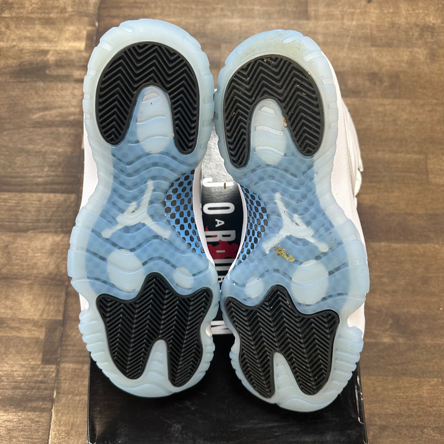 Legend Blue Jordan 11 2024 (Used)