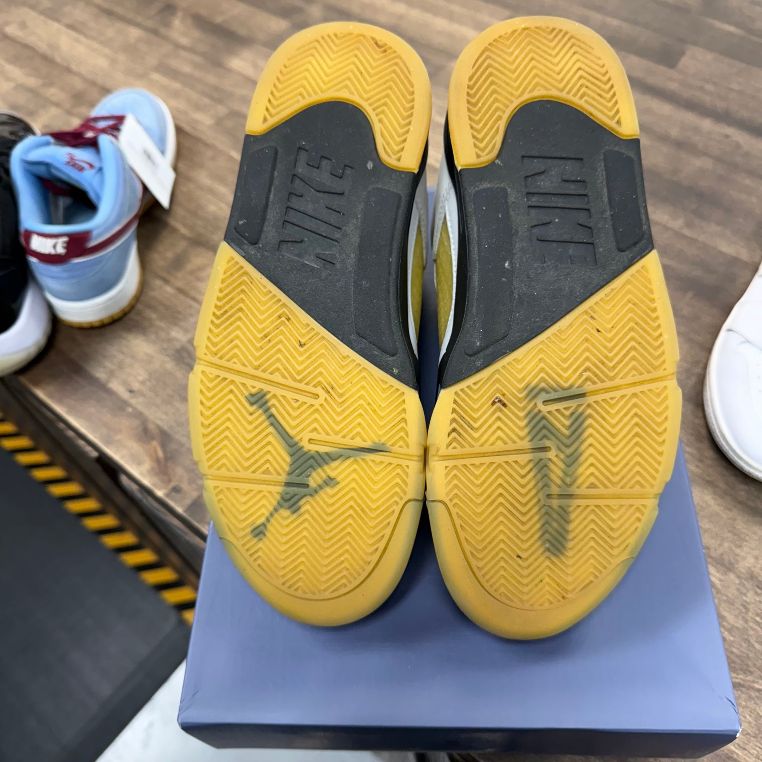 A Ma Maniere Dawn Jordan 5 (W) (USED)