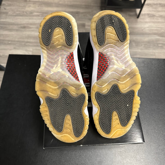 72-10 Jordan 11 Low (USED)