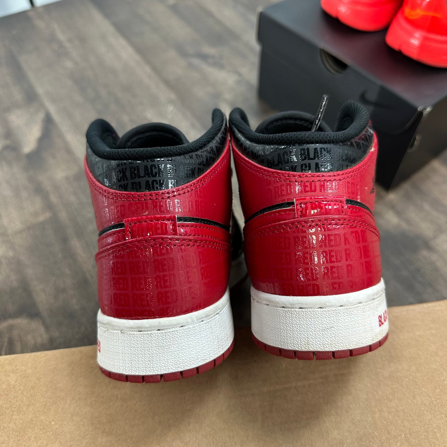 Air Jordan 1 Mid Bred Toe (GS) (USED, No Box)