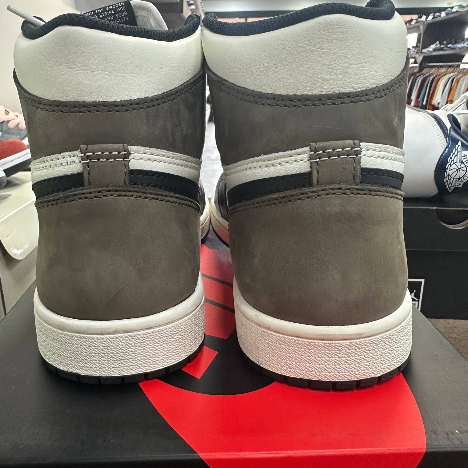 Dark Mocha Jordan 1 High (Used)