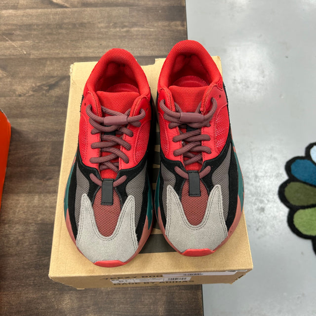 Adidas Yeezy 700 Hi-Res Red (USED)