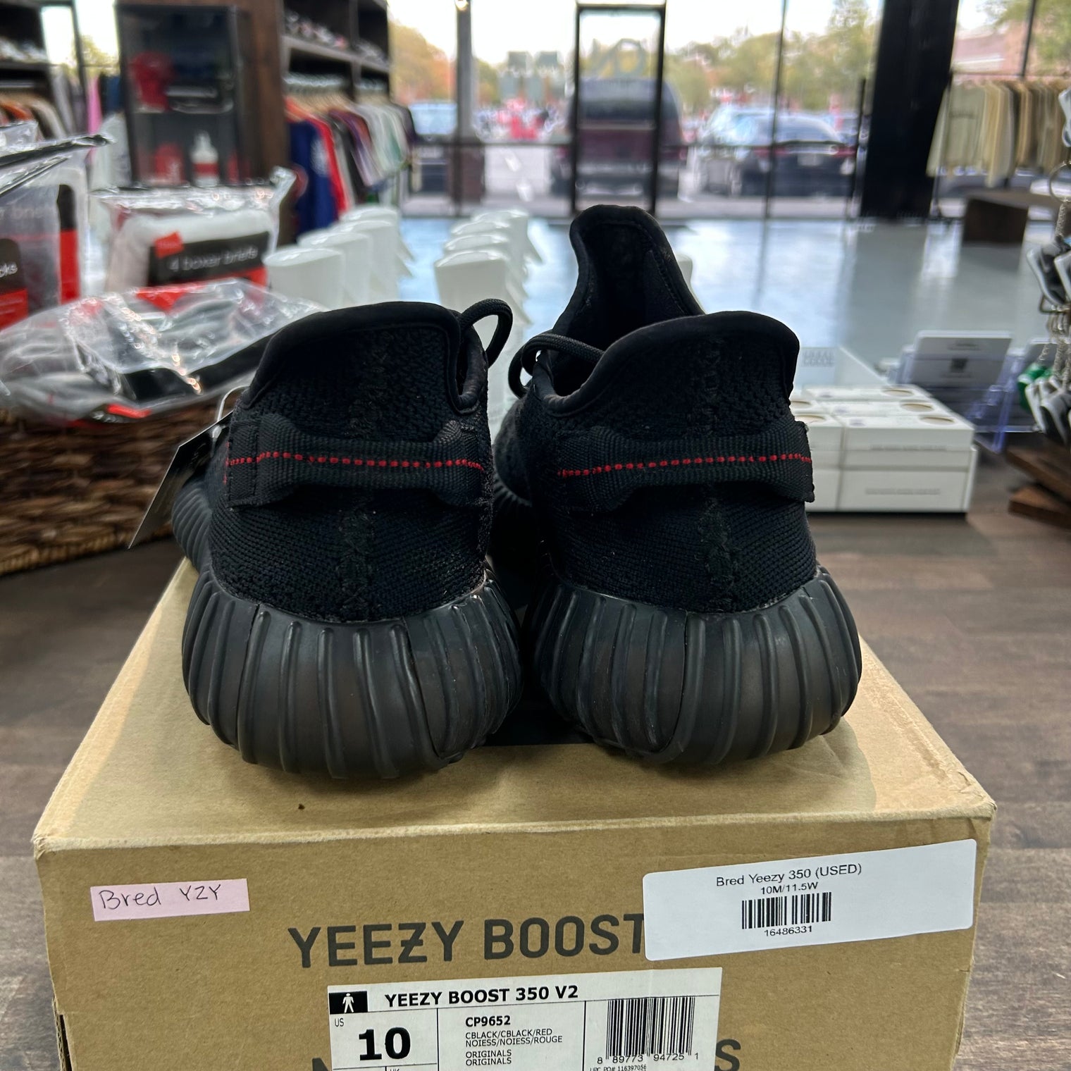 Bred Yeezy 350 (USED)