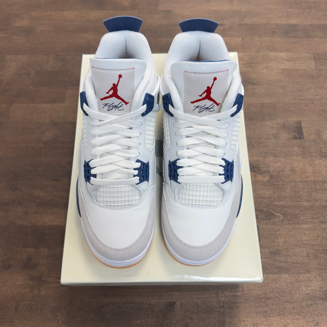 Navy Jordan 4 SB (Lightly Worn)