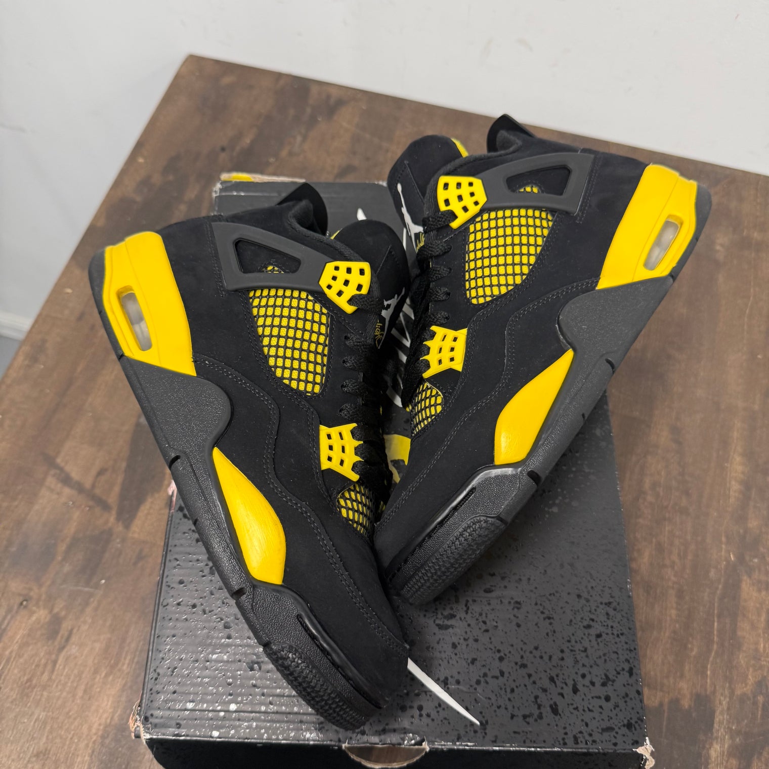 Yellow Thunder Jordan 4 Retro (USED)