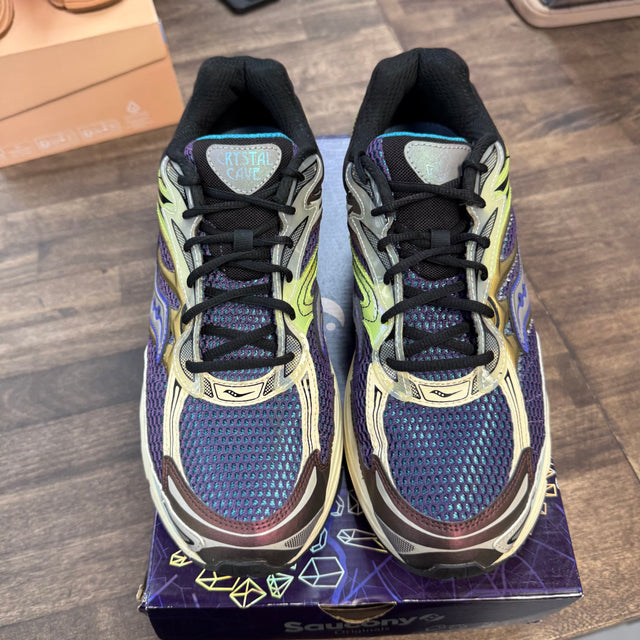 Crystal Cave Saucony ProGrid Omni 9 (USED)