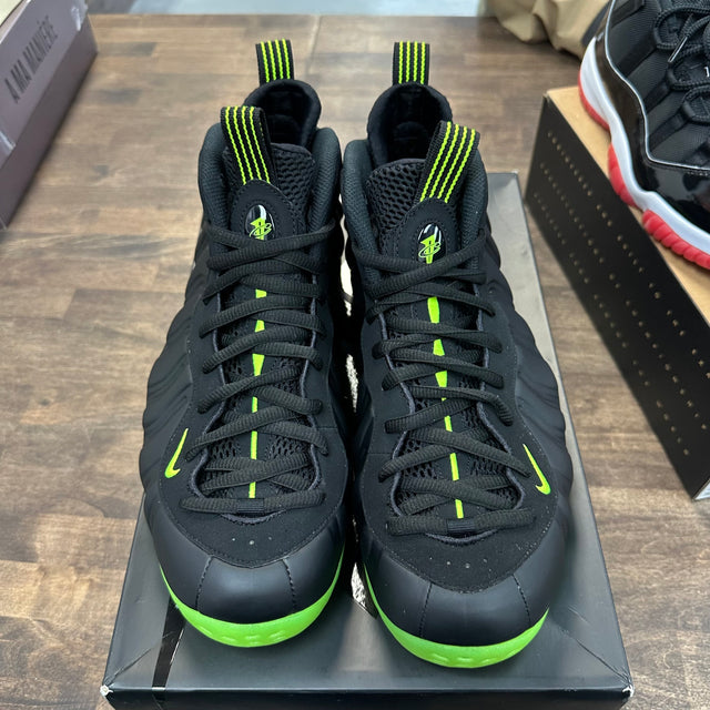 Black Volt Foamposite (USED)