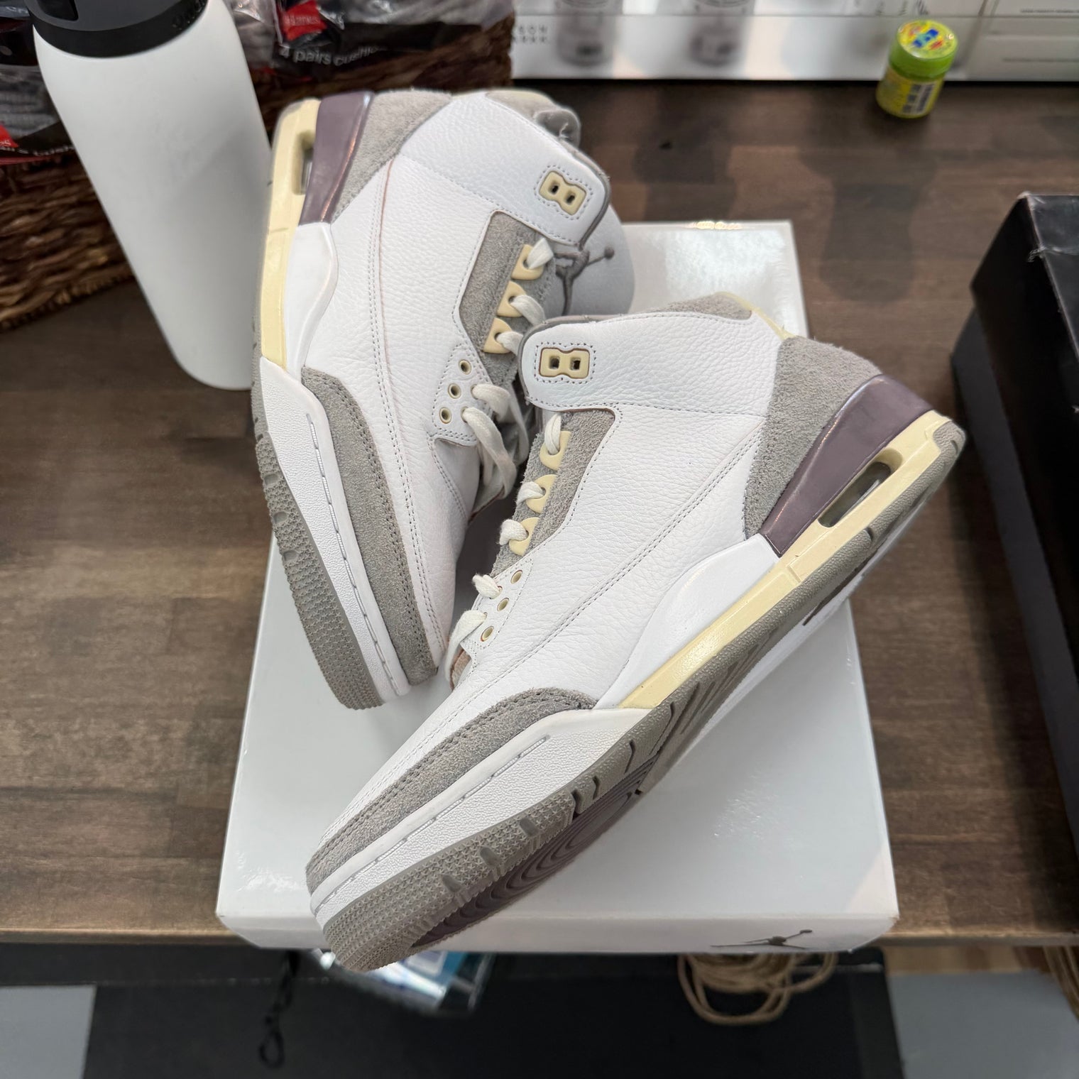 A Ma Maniere Jordan 3 Retro (W) (USED)