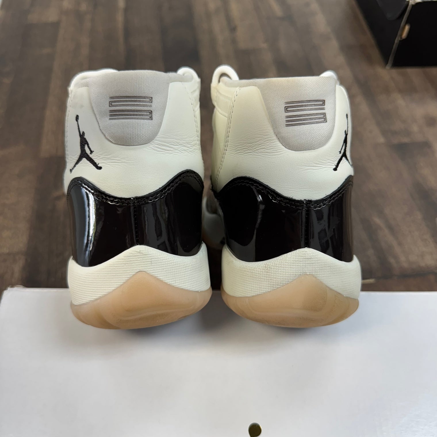 Neapolitan Jordan 11 Retro (W) (USED)