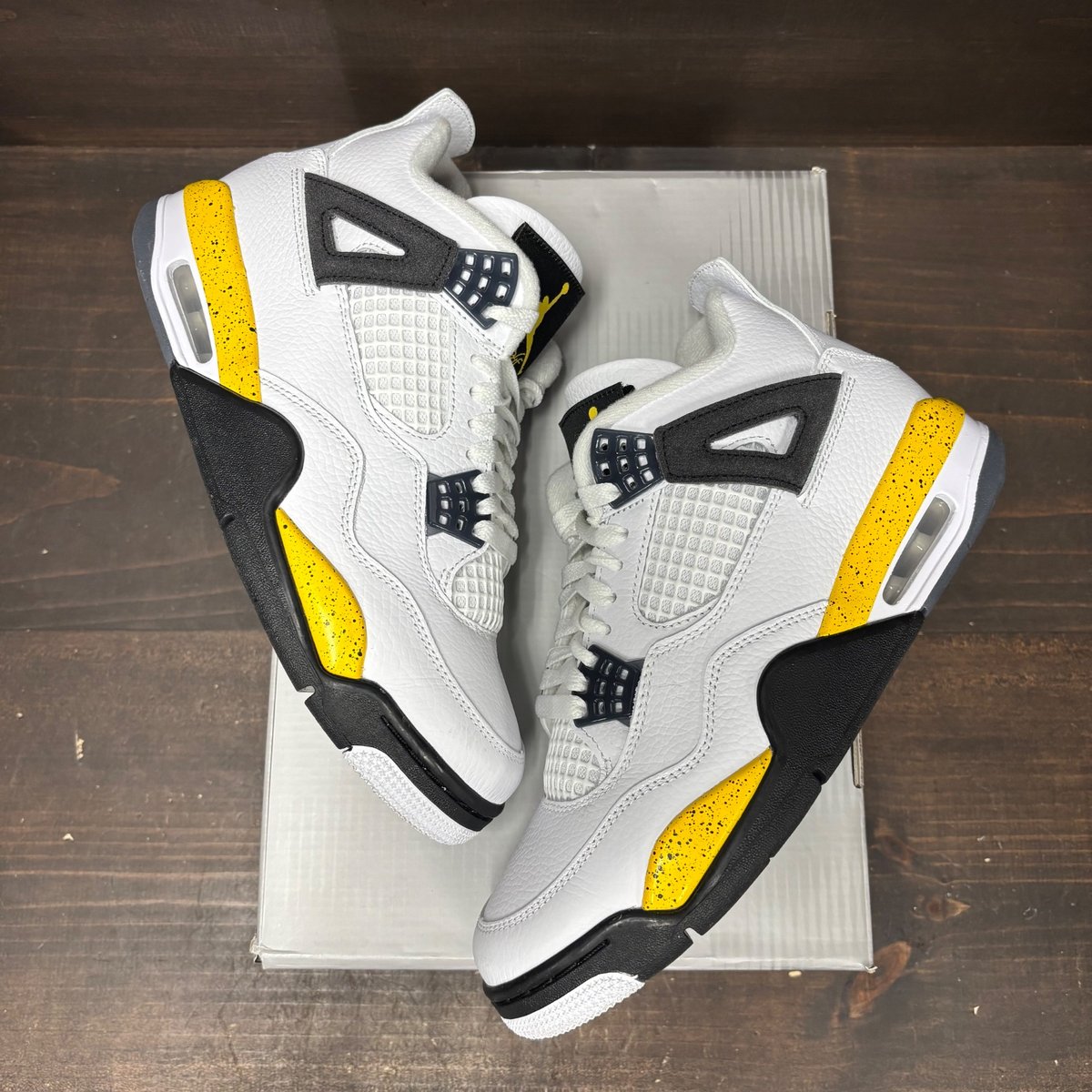 Jordan 4 Retro Rare Air Tour Yellow Size 8 (Pre-Owned) - back