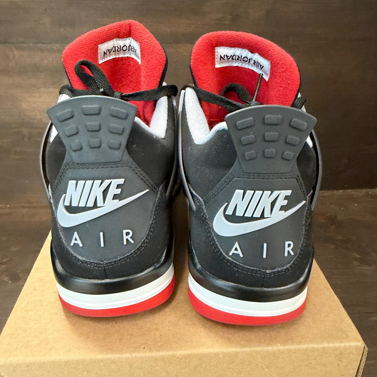 Jordan 4 Retro Bred (2019) Size 9.5 (Pre-Owned) - Image 4
