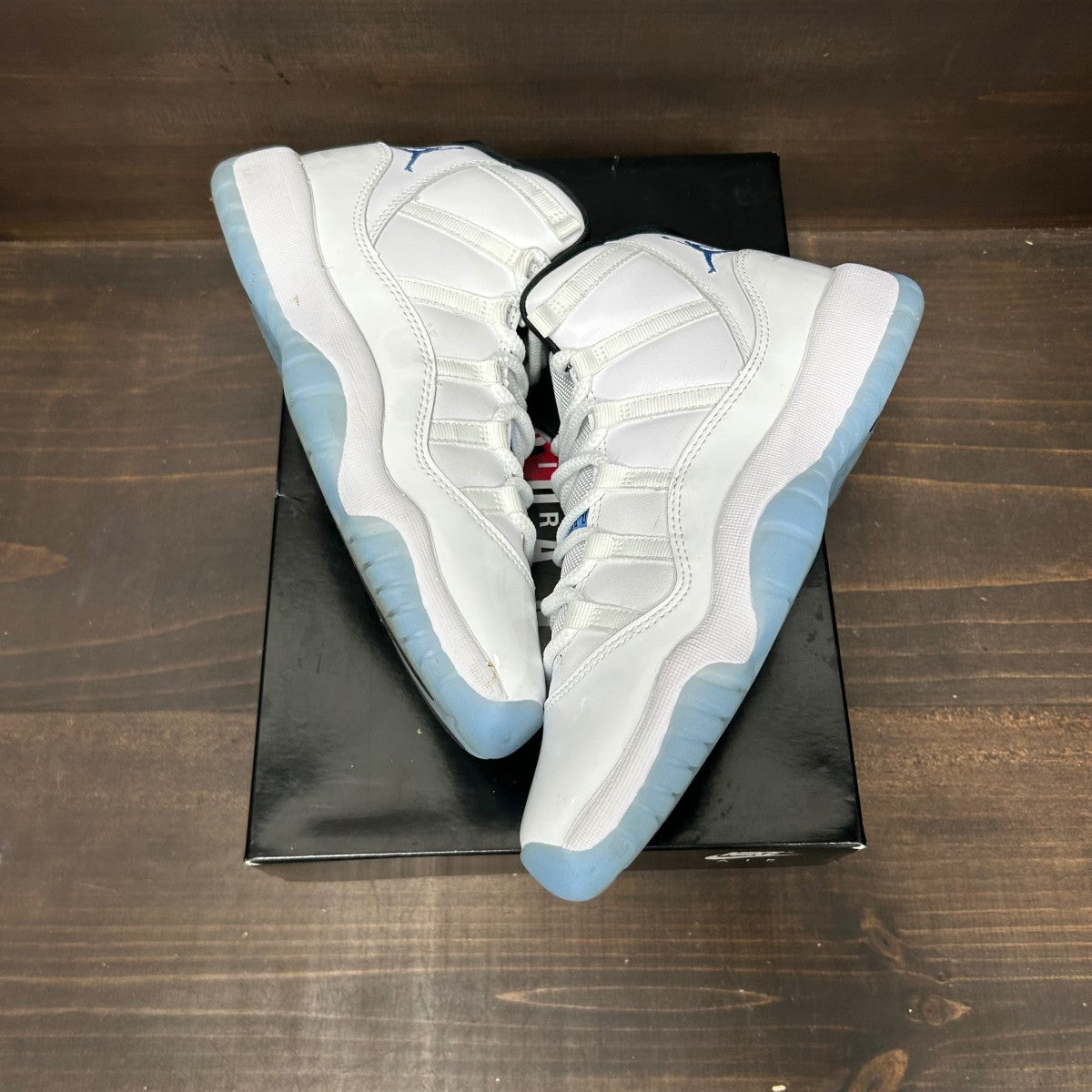Jordan 11 Retro Legend Blue (2024) (GS) - Image 2