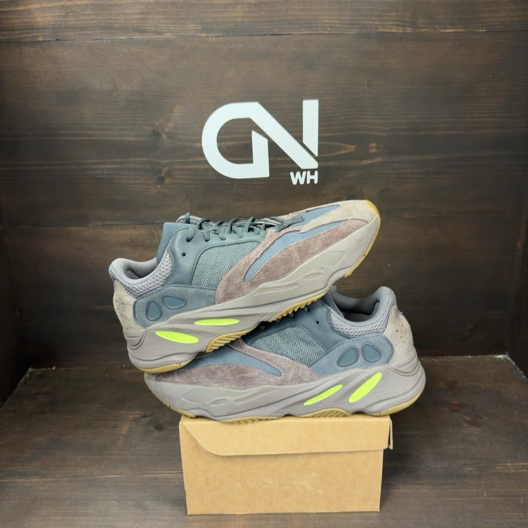 adidas Yeezy Boost 700 Mauve Size 12 (Pre-Owned) - Image 1