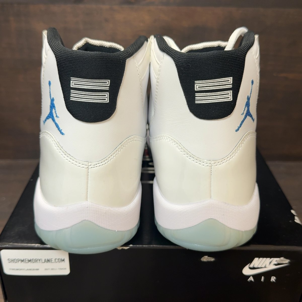 Jordan 11 Retro Legend Blue (2024) Size 10 (Pre-Owned) - aux