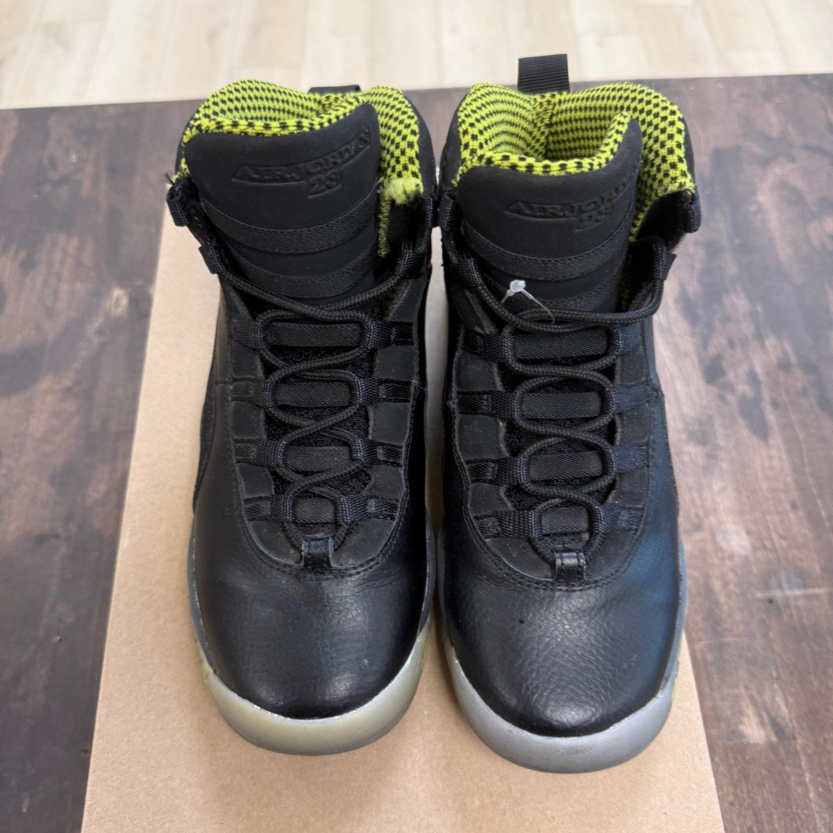 Jordan 10 Retro Venom Green Size 6Y (Pre-Owned) - Image 2