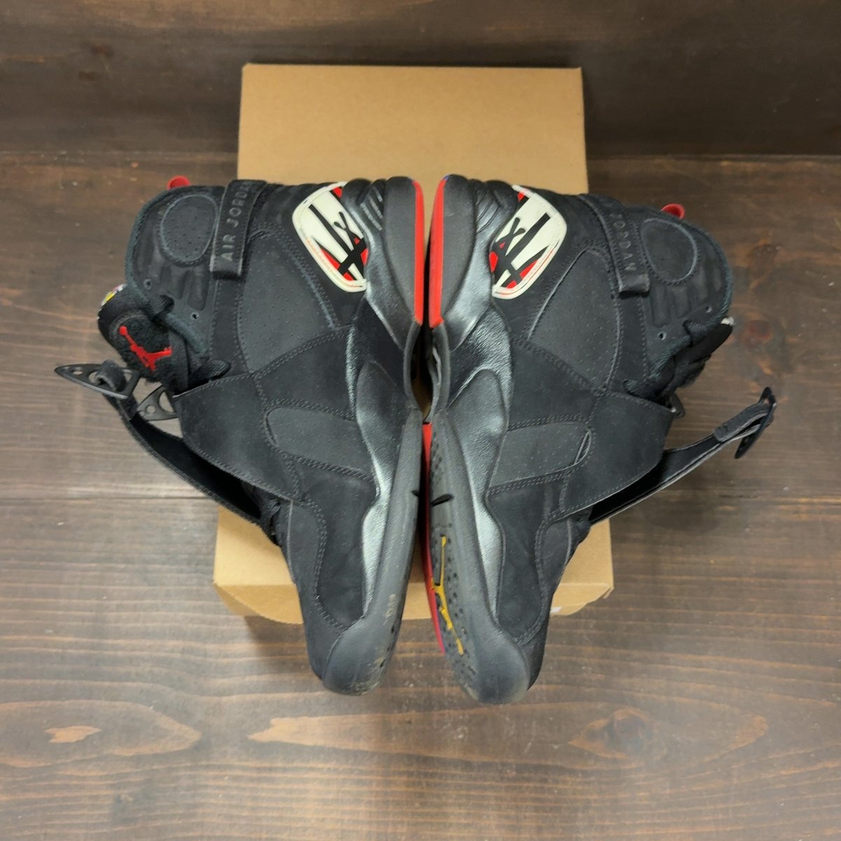 Jordan 8 Retro Playoffs (2023) Size 9.5 (Pre-Owned) - aux