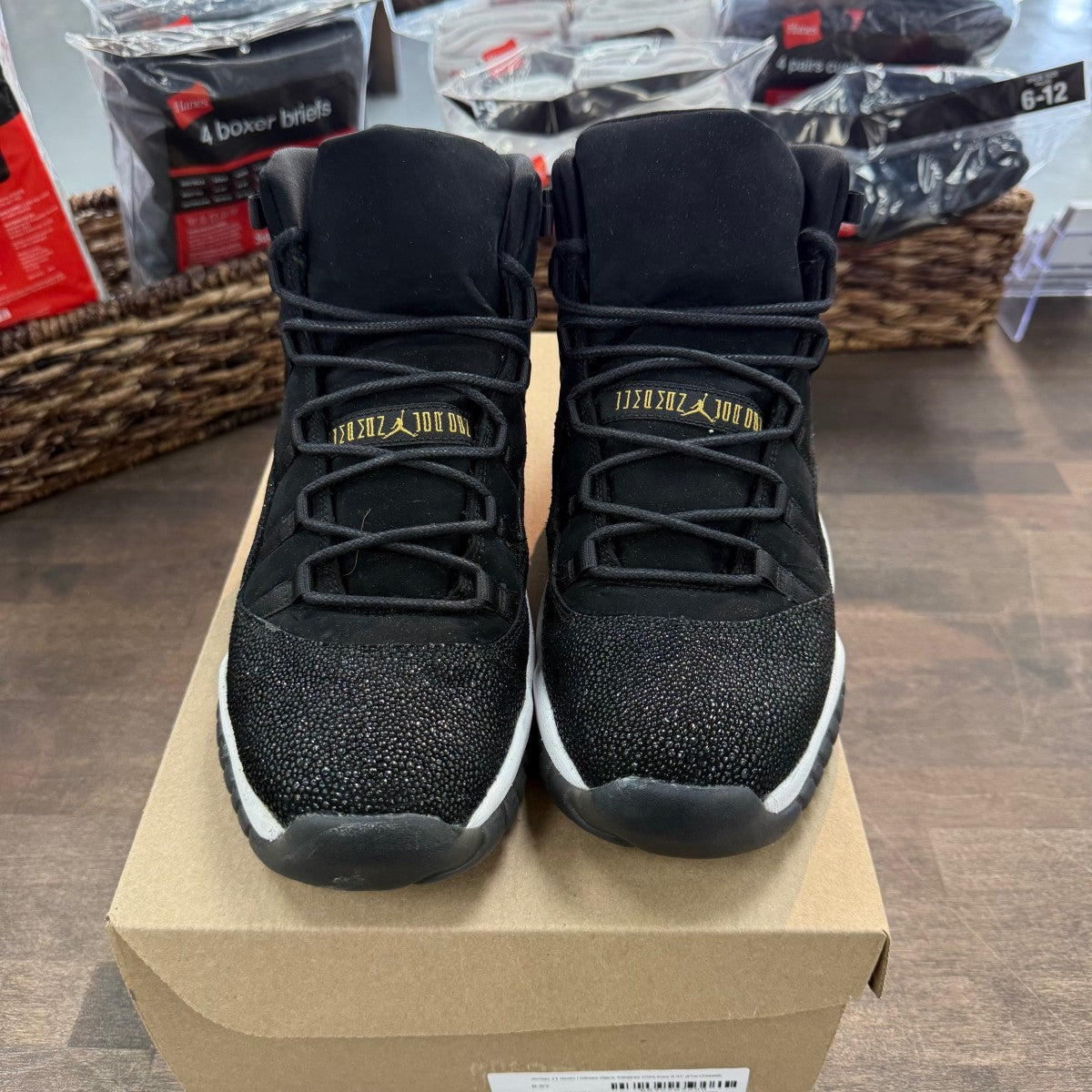 Jordan 11 Retro Heiress Black Stingray (GS) Size 9.5Y (Pre-Owned) - Image 4