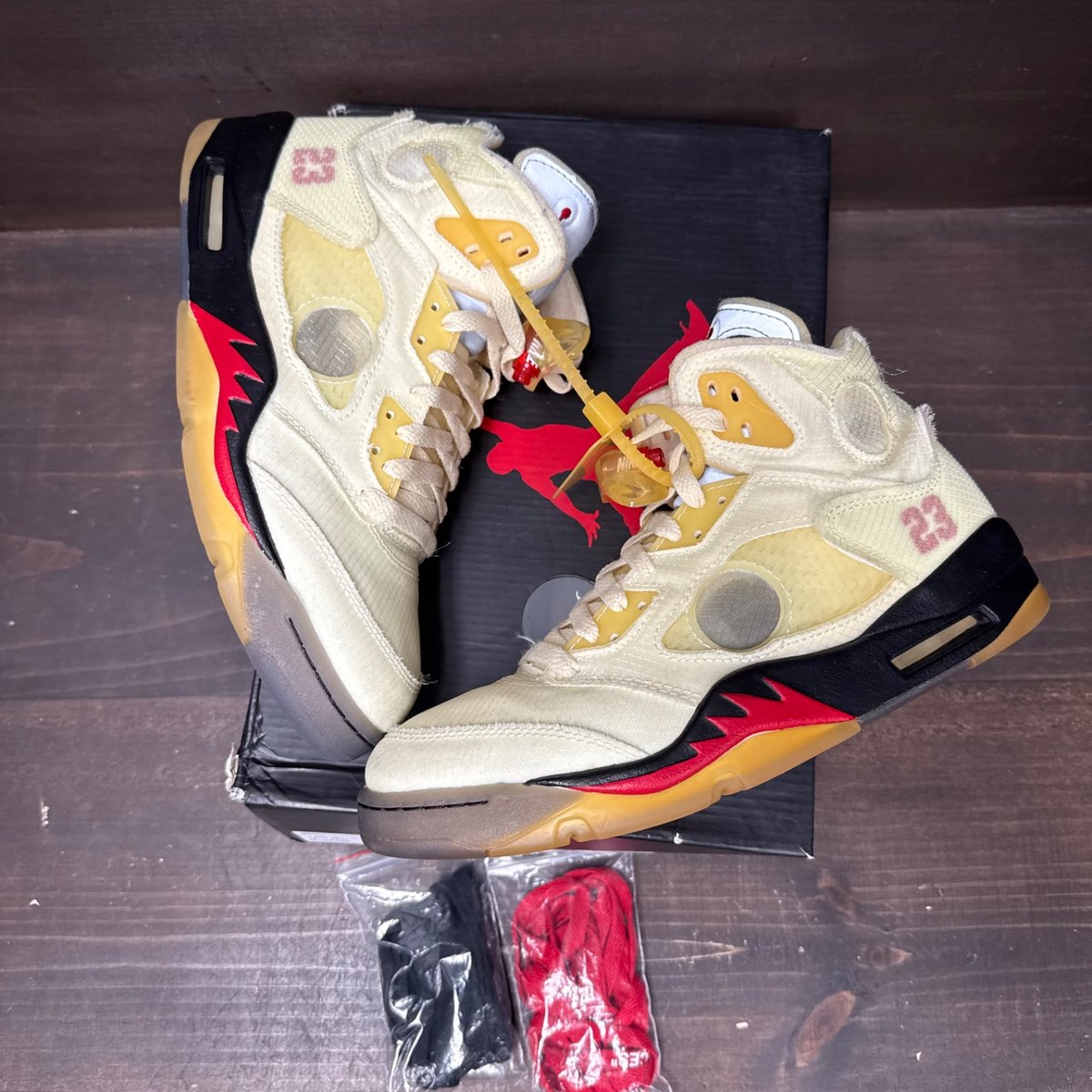 Jordan 5 Retro Off-White Sail Size 8 (Pre-Owned) - tag