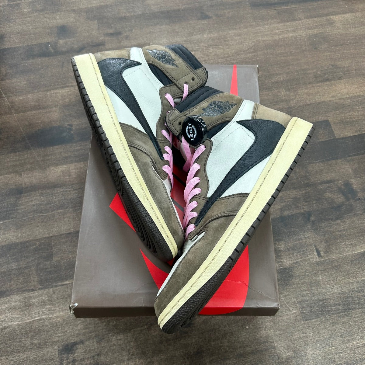 Jordan 1 Retro High OG SP Travis Scott Mocha Size 10 (Pre-Owned) - Image 1