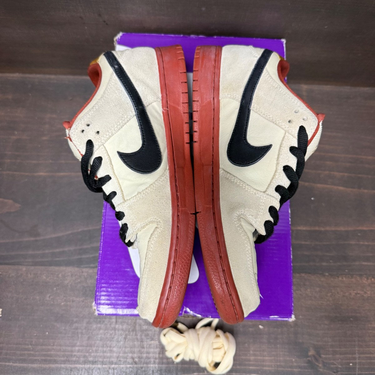 Nike SB Dunk Low Pro Hennessy Size 8 (Pre-Owned) - Image 3
