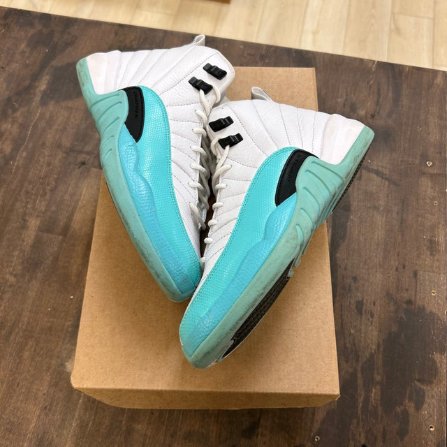 Jordan 12 Retro Light Aqua (GS) Size 6Y (Pre-Owned) - Image 1