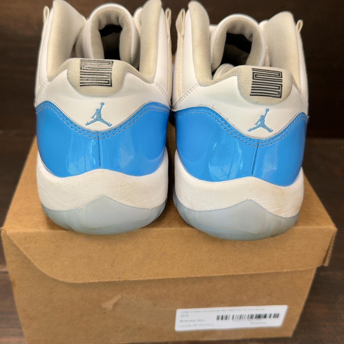 Jordan 11 Retro Low University Blue (2026) Size 10.5 (Pre-Owned) - aux