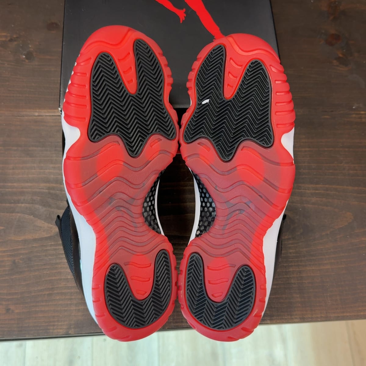 Jordan 11 Retro Low Bred (2025) Size 10.5 (Pre-Owned) - aux