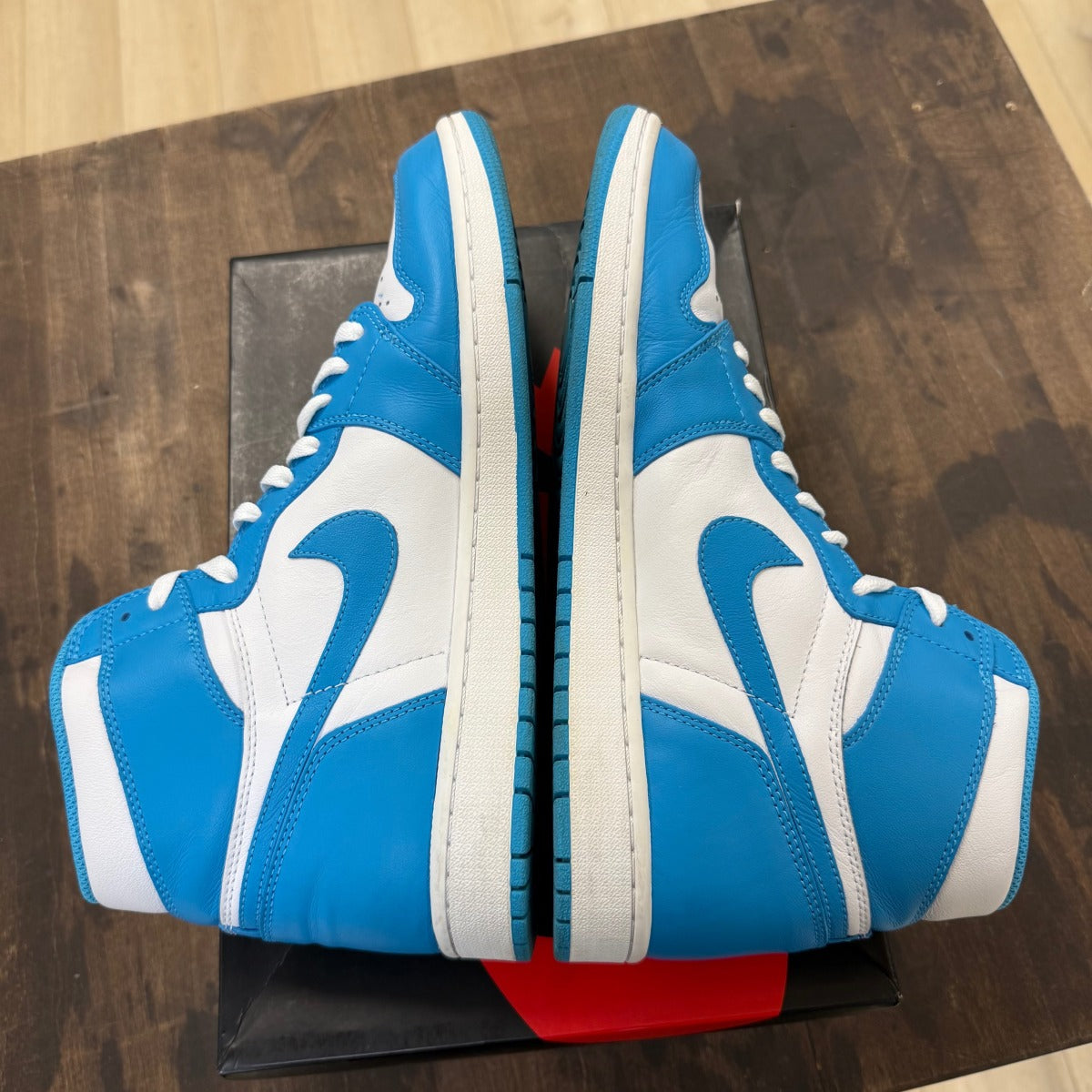 Jordan 1 Retro High OG UNC - Image 4