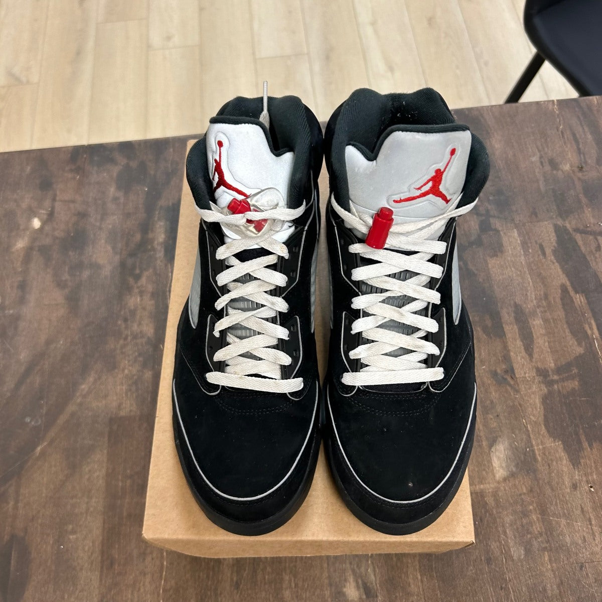 Jordan 5 Retro OG Black Metallic Reimagined Size 10 (Pre-Owned) - Image 2