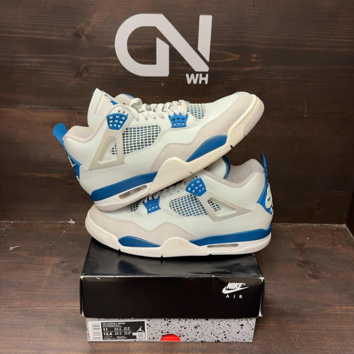 Jordan 4 Retro Military Blue (2024) - Image 1