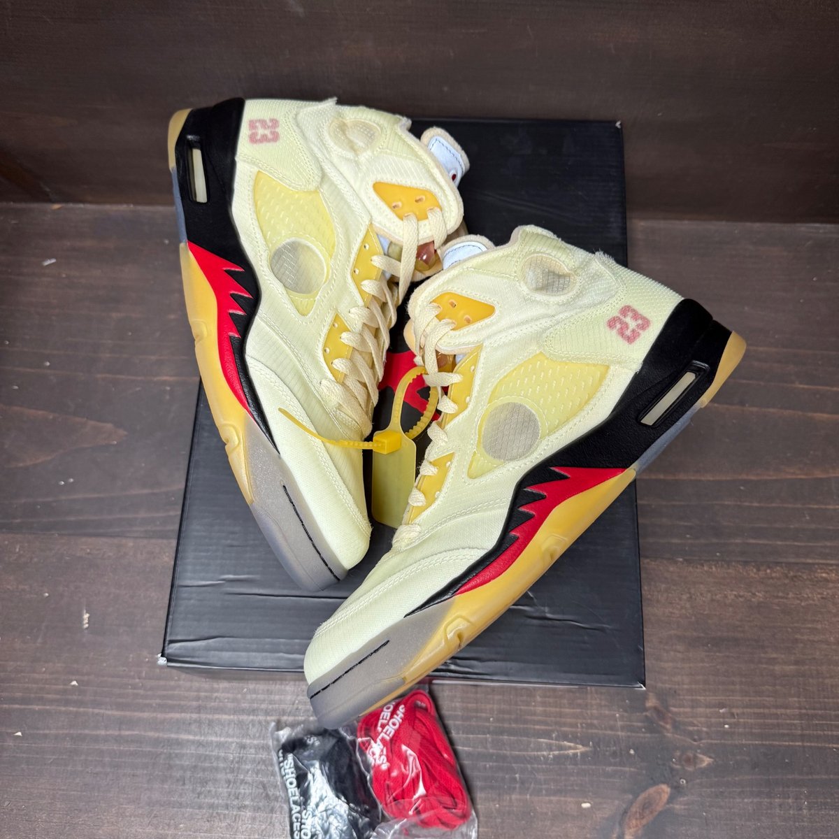 Jordan 5 Retro Off-White Sail Size 10.5 (Pre-Owned) - tag
