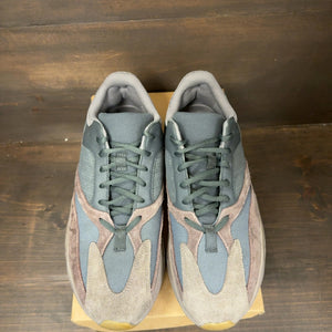 adidas Yeezy Boost 700 Mauve Size 12 (Pre-Owned) - Image 3