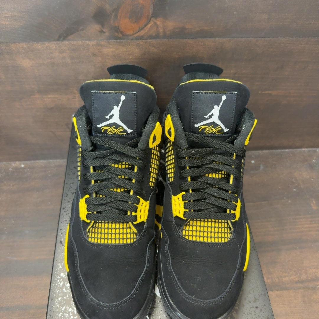 Jordan 4 Retro Thunder (2023) - Image 3