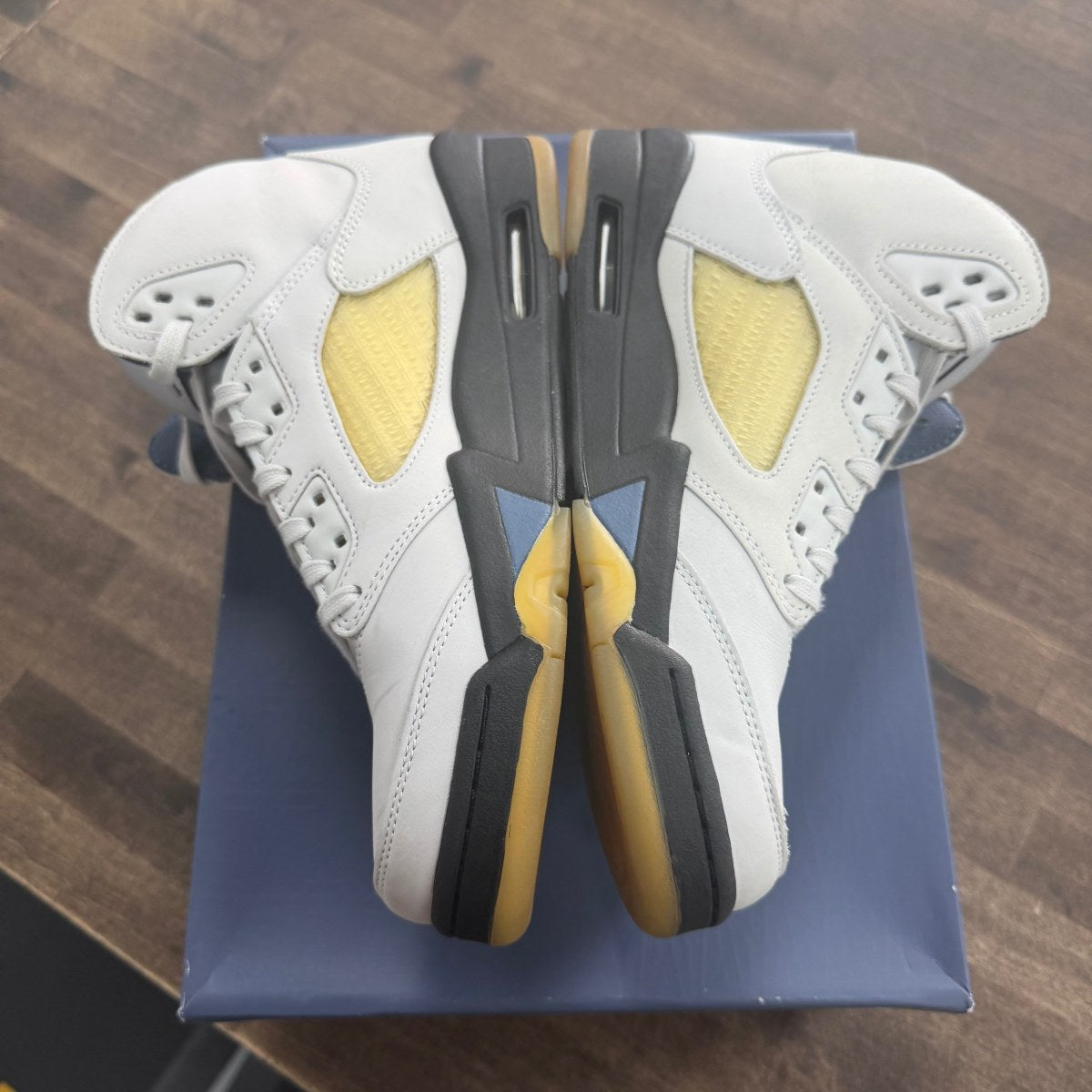 Jordan 5 Retro A Ma Maniére Dawn (Women's) Size 10.5W (Pre-Owned) - Image 5