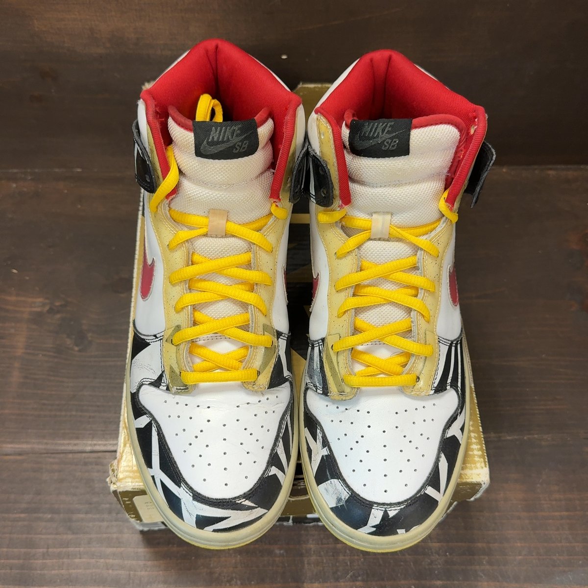 Nike SB Dunk High Thrashin Size 9.5 (Pre-Owned) - tag
