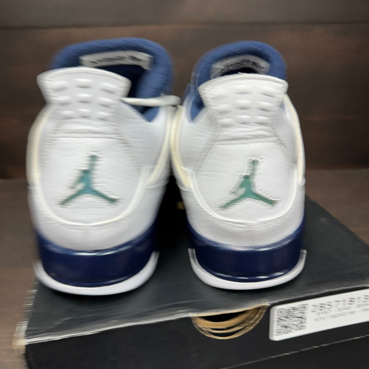 Jordan 4 Retro Columbia (2015) (GS) - Image 12
