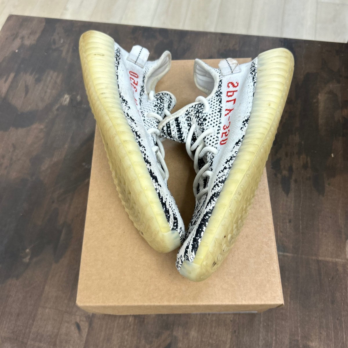 adidas Yeezy Boost 350 V2 Zebra Size 10 (Pre-Owned) - Image 1