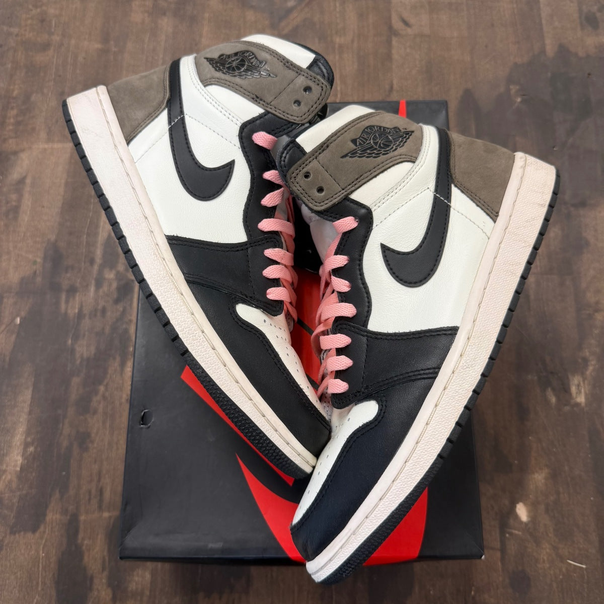 Jordan 1 Retro High Dark Mocha - Image 1
