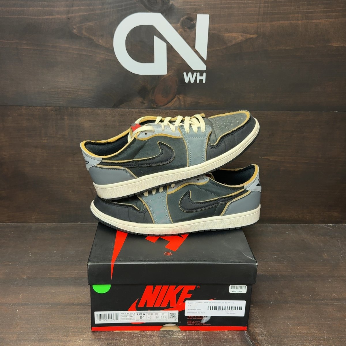 Jordan 1 Low OG EX Black Smoke Grey Size 9.5 (Pre-Owned) - front