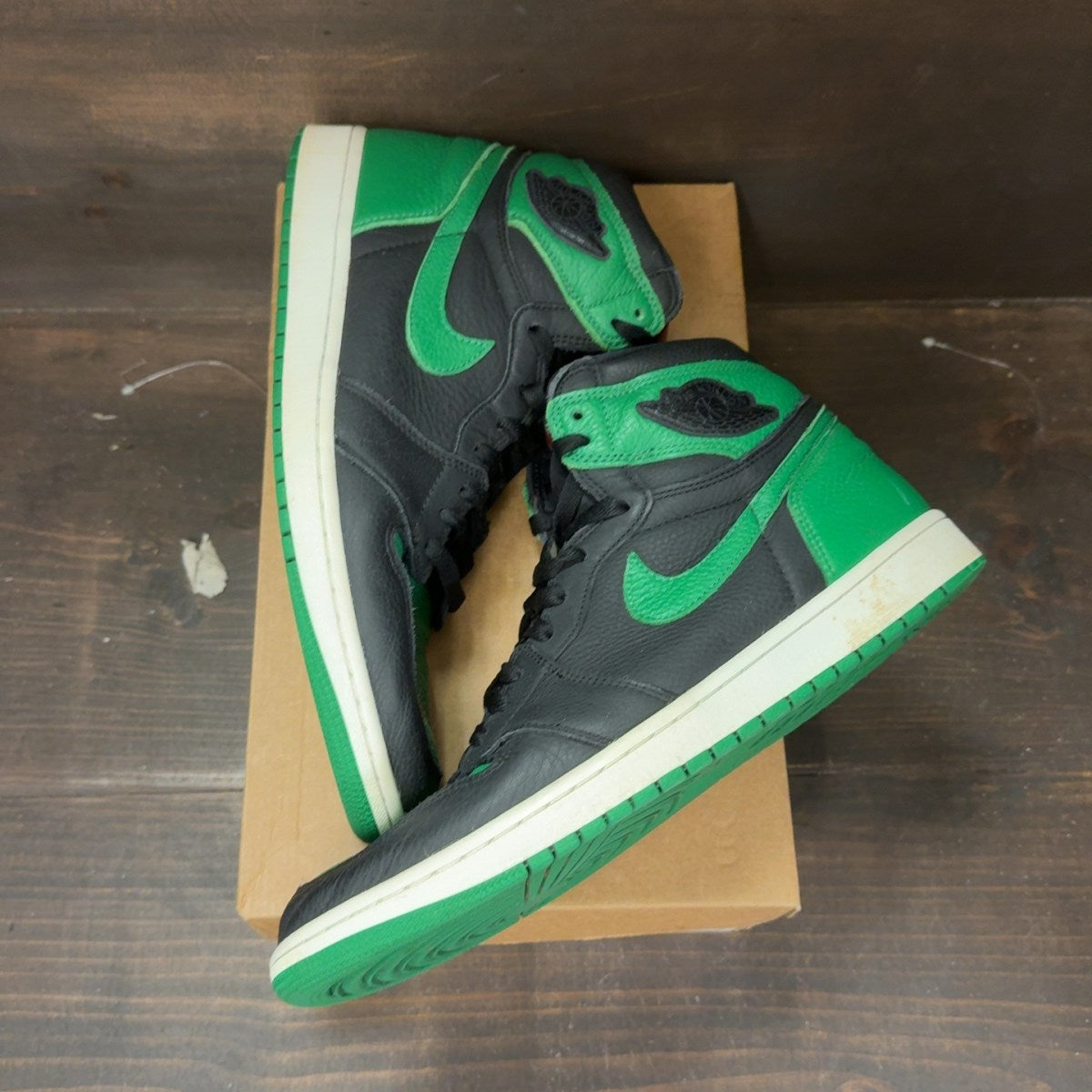 Jordan 1 Retro High Pine Green Black Size 13 (Pre-Owned) - Image 2