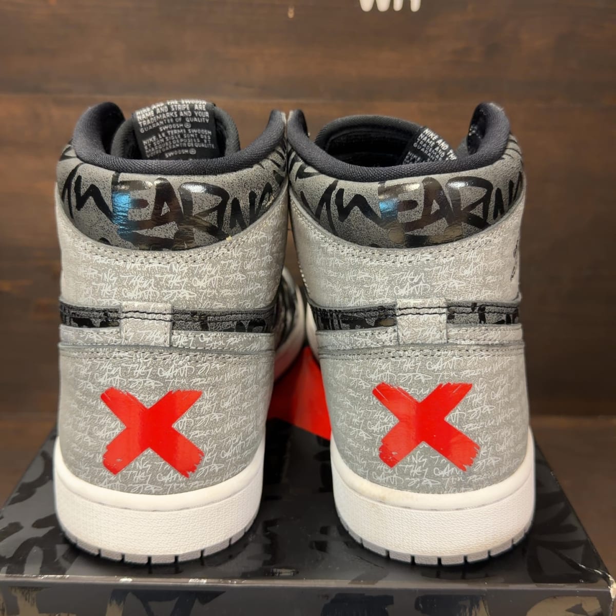 Jordan 1 Retro High OG Rebellionaire Size 11 (Pre-Owned) - aux